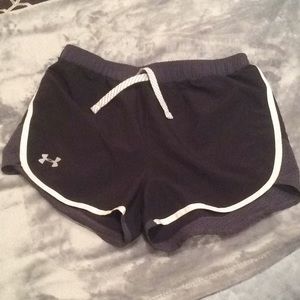 Under Armour Running Shorts Size Girls’ L
